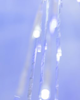 24" Pure White and Blue Spritzer - Image 3