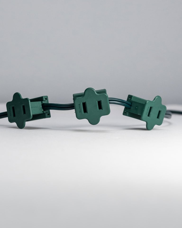 Zip Cord Green 25' w/ 3 Inline Female Plugs Every 4'